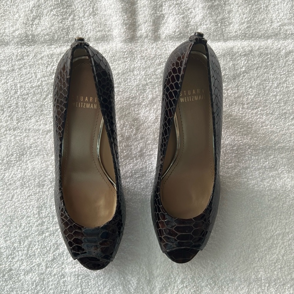 Stuart weitzman dark brown platform heels.  Never worn. Size 6.5m.